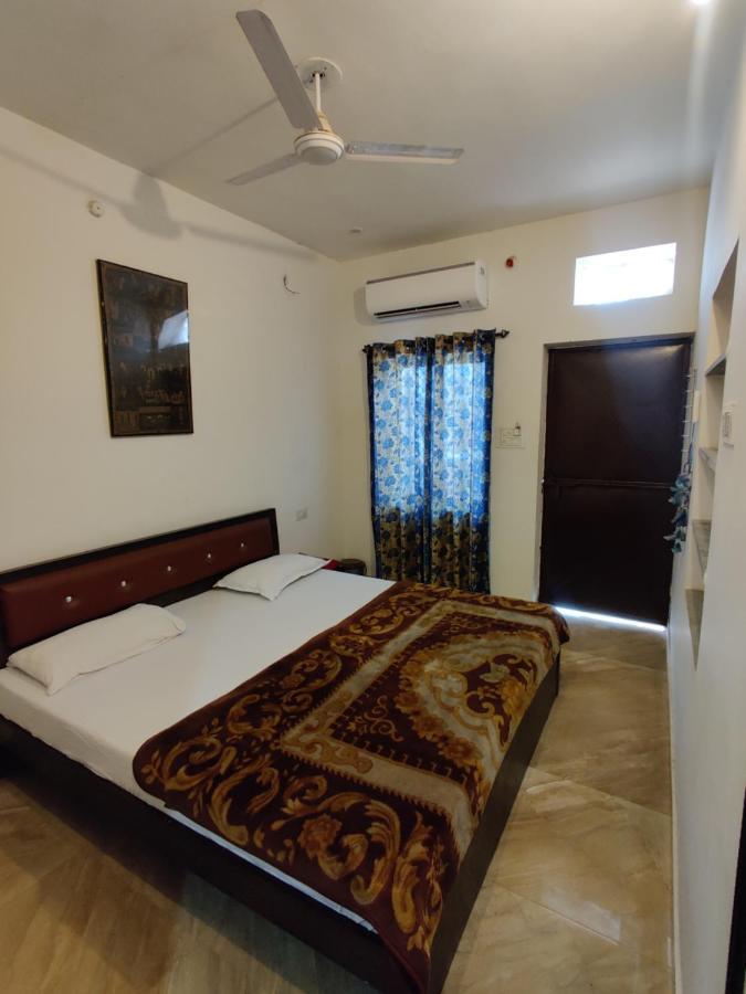 Varah Square Guest House Pushkar Exterior photo