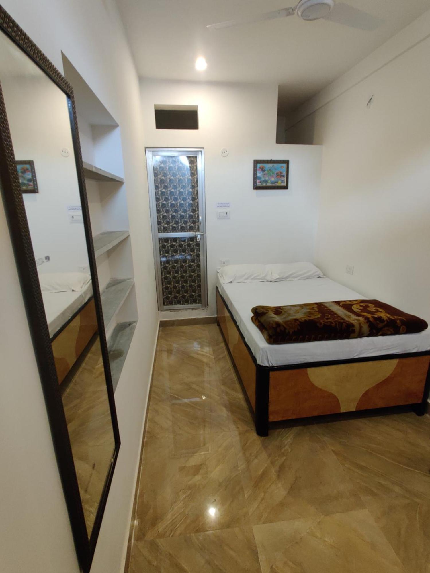 Varah Square Guest House Pushkar Room photo