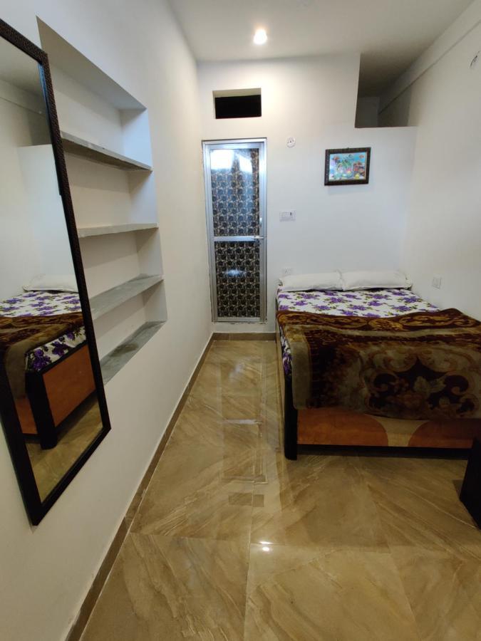 Varah Square Guest House Pushkar Exterior photo